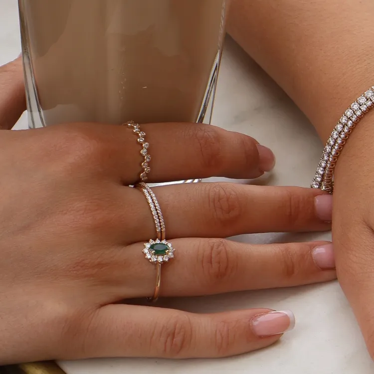 Eng diamantring in 14 karat gold 0,099 ct