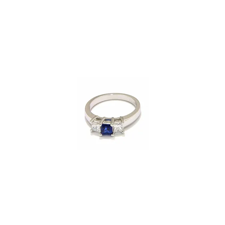 viereckigem Saphir Ring in 14 Karat Weißgold 0,52 ct 0,36 ct