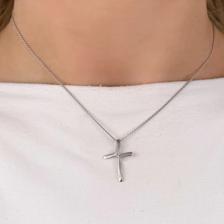 Kreuz diamant anhänger in 14 karat weißgold 0,03 ct