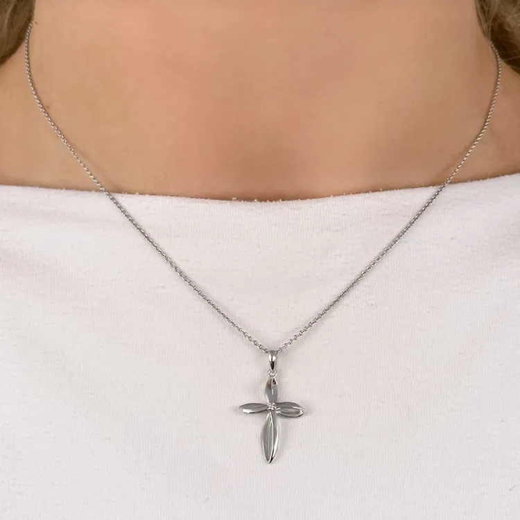 Kreuz Anhänger in 14 karat Weißgold 0,03 ct