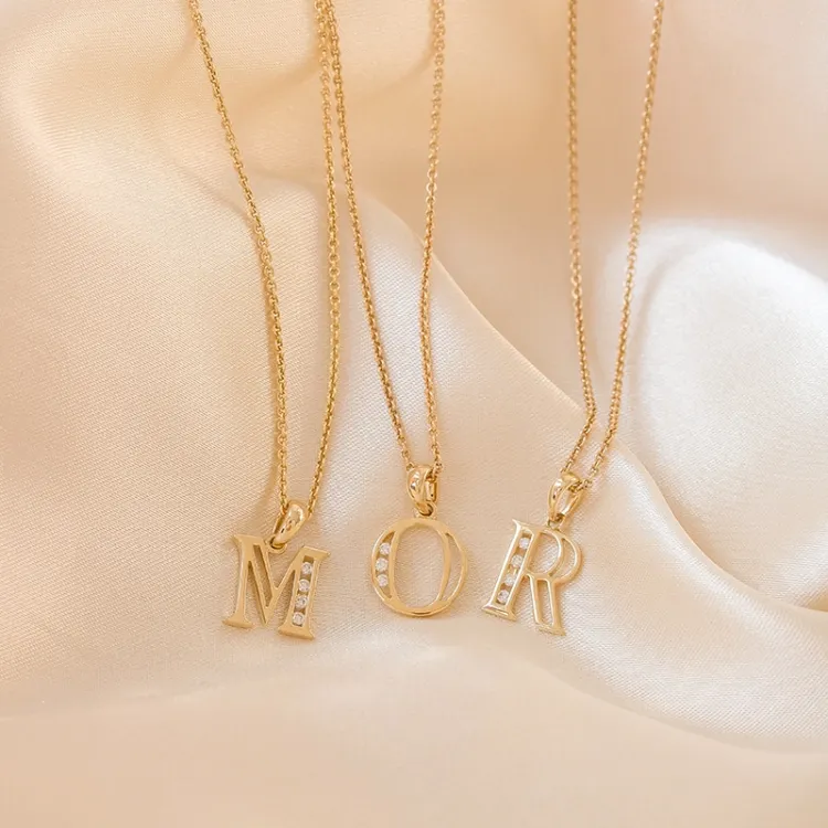 buchstab m Anhänger in 14 karat Gold 0,04 ct