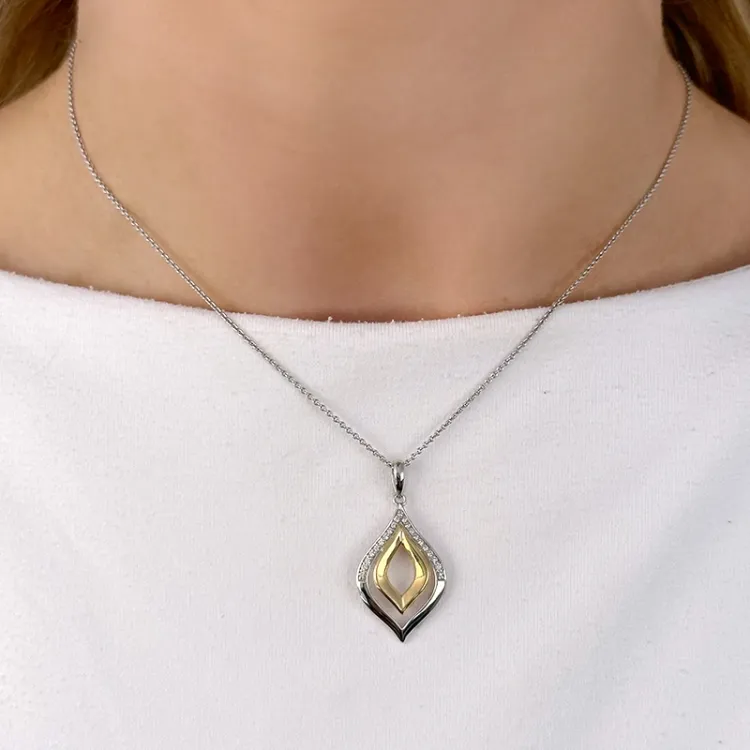 Großer Diamantanhänger in 14 karat Gold- und Weißgold 0,12 ct