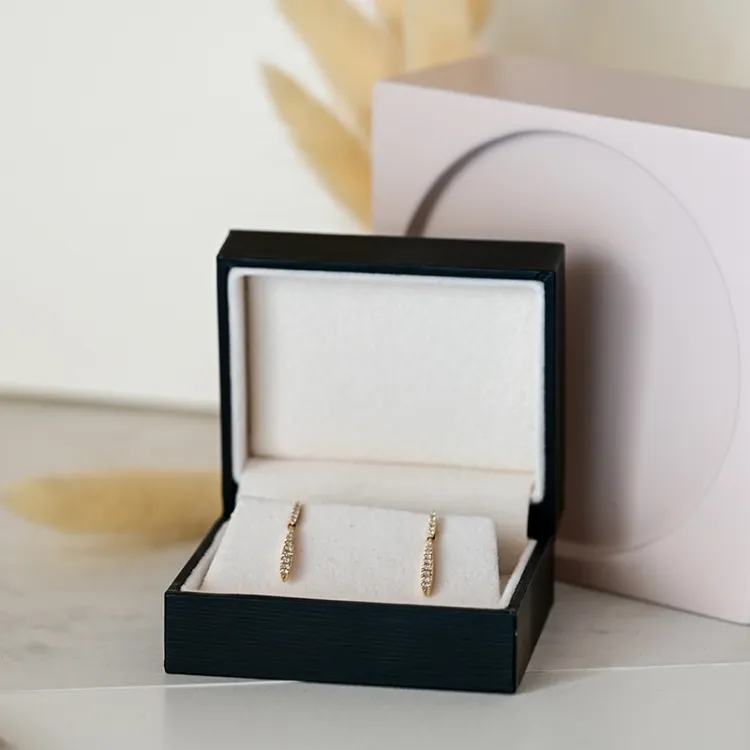 lange Diamant Ohrringe in 14 Karat Gold mit Diamant 