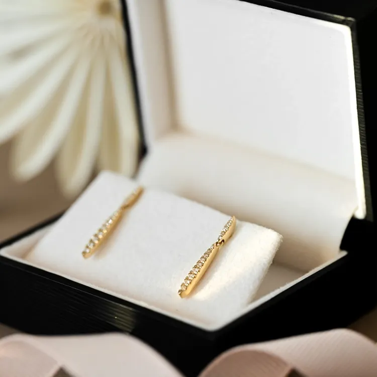 lange Diamant Ohrringe in 14 Karat Gold mit Diamant 