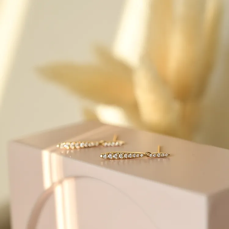 lange Diamant Ohrringe in 14 Karat Gold mit Diamant 