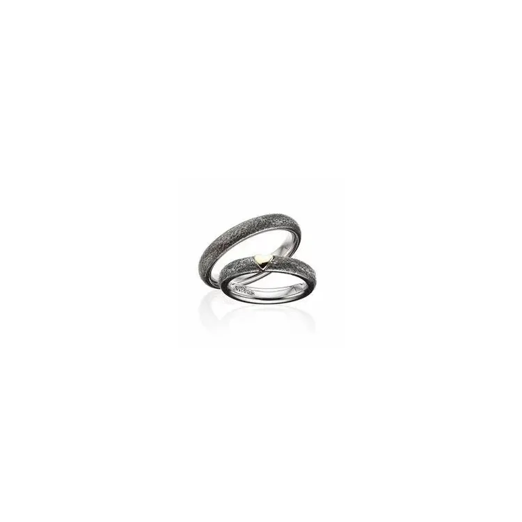 Scrouples trauringe in oxidiertem silber mit Gold