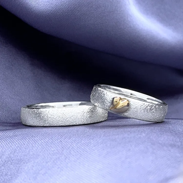 Scrouples trauringe in Silber und Gelbgold