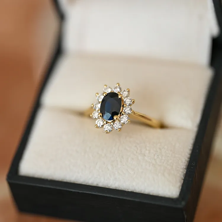 Saphir Rosettenring in 14 Karat Gold 0,55 ct 1,00 ct