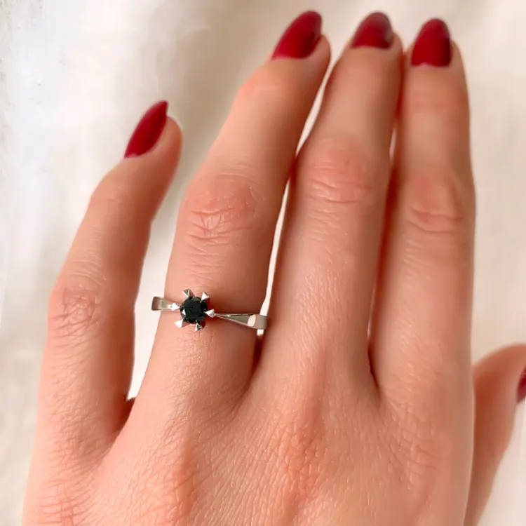 0,30 ct schwarz Diamant Solitärring in 14 Karat Weißgold 0,32 ct