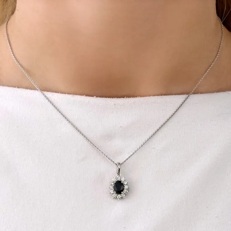 Saphir Rosettenanhänger in 14 karat Weißgold 0,55 ct 1,05 ct