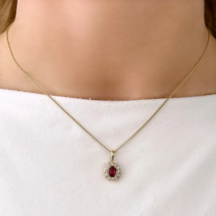 Rubin Rosettenanhänger in 14 karat Gold 0,26 ct 0,63 ct