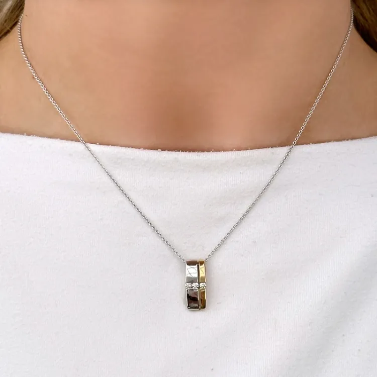 viereckigem Anhänger in 14 karat Gold- und Weißgold 0,10 ct