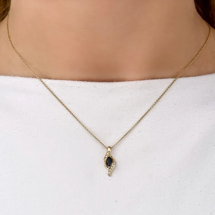 Saphir Diamantanhänger in 14 karat Gold 0,04 ct 0,34 ct