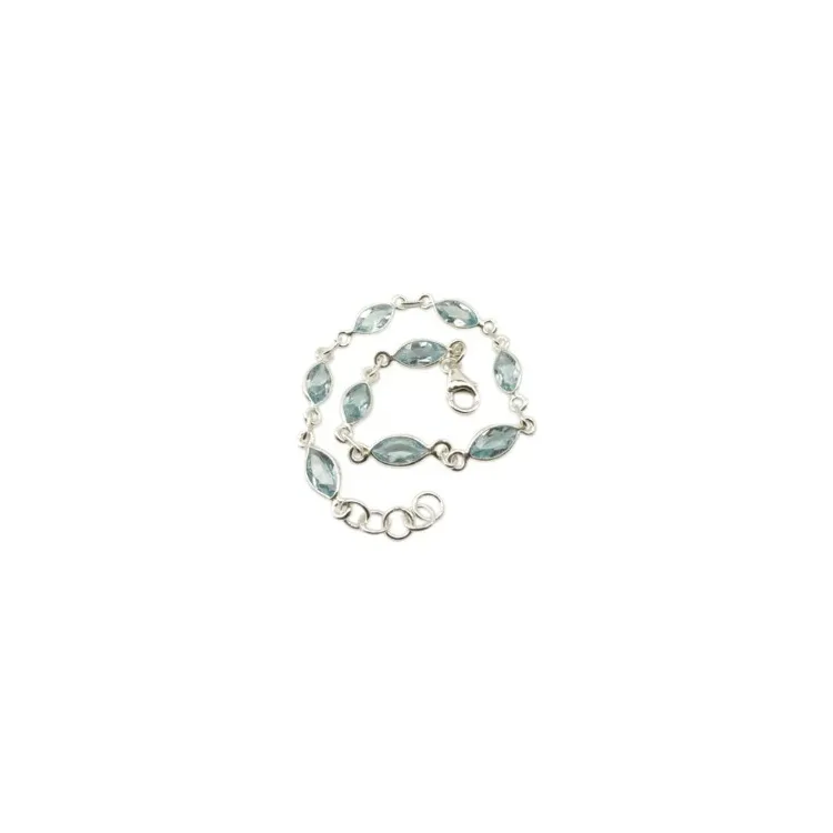 Ovaler blauem Topas Armband aus Silber