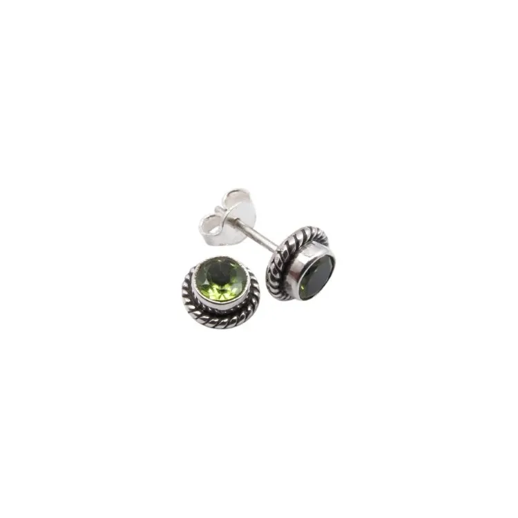 grünen Peridot Ohrstecker in oxidiertem Sterlingsilber