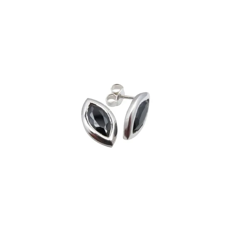 Onyxe Ohrstecker in Silber