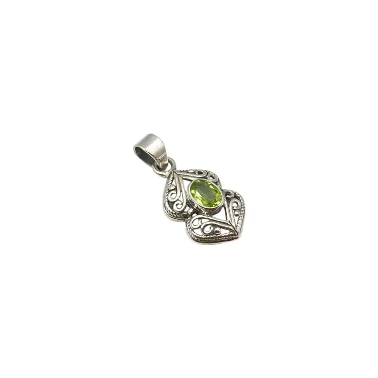 Grünem Peridot Anhänger aus oxidiertem Sterlingsilber