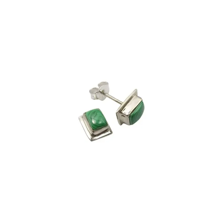 viereckigem Ohrstecker in Silber