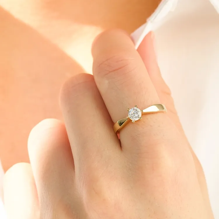 5,4 mm Zirkon Solitärring aus 9 Karat Gold