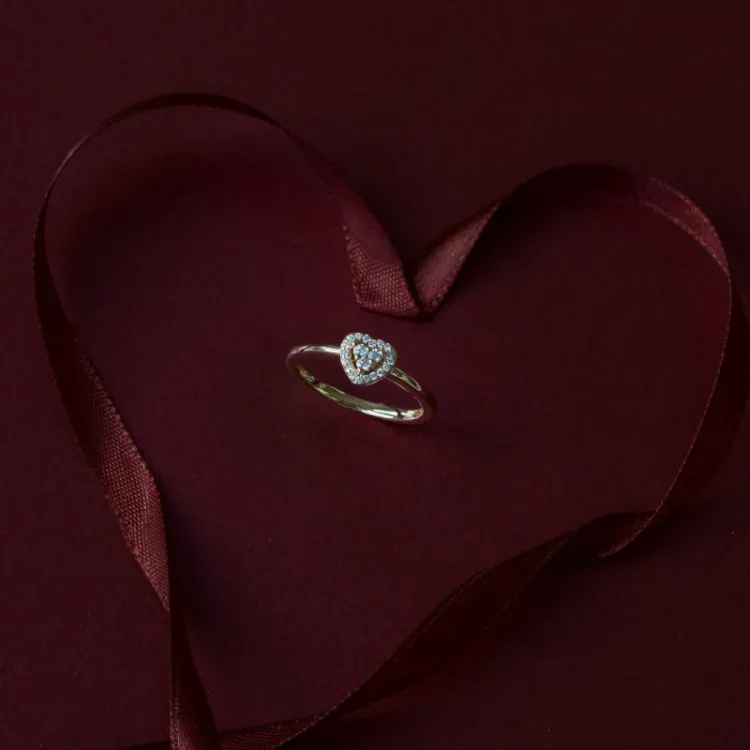 Herz Zirkon Goldring aus 9 Karat Gold