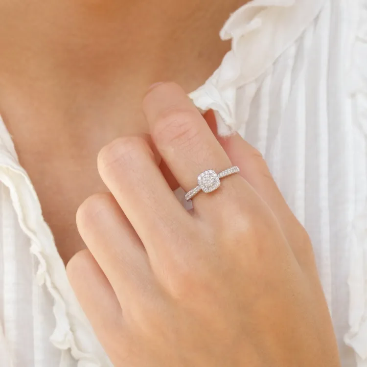 viereckigem Diamantring in 14 Karat Weißgold 0,26 ct 0,26 ct
