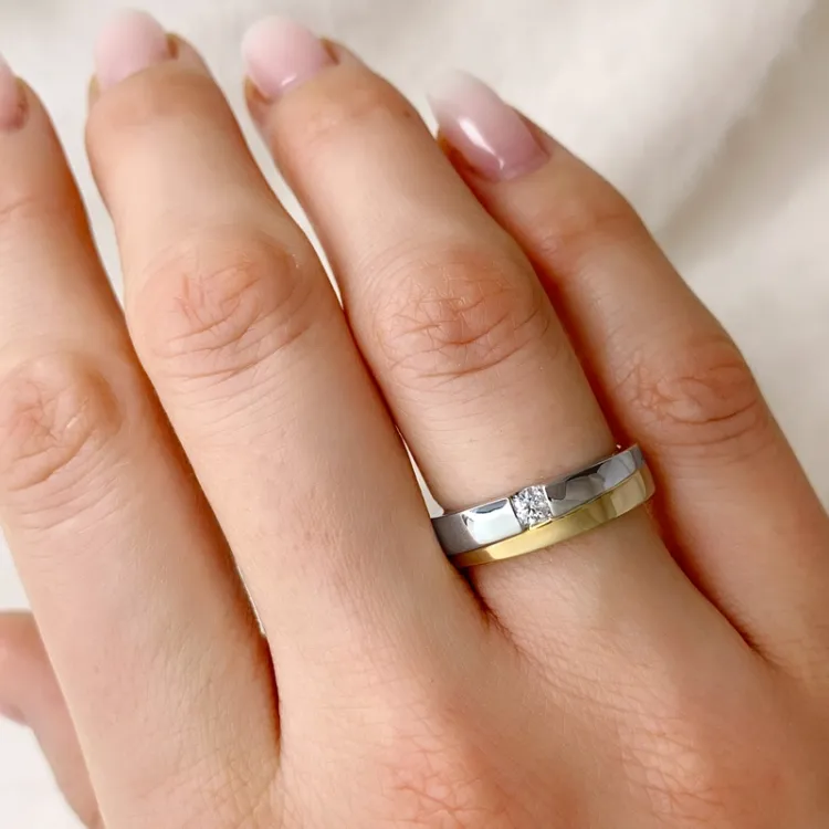 abstraktem Diamant Ring in 14 Karat Gold- und Weißgold 0,1 ct