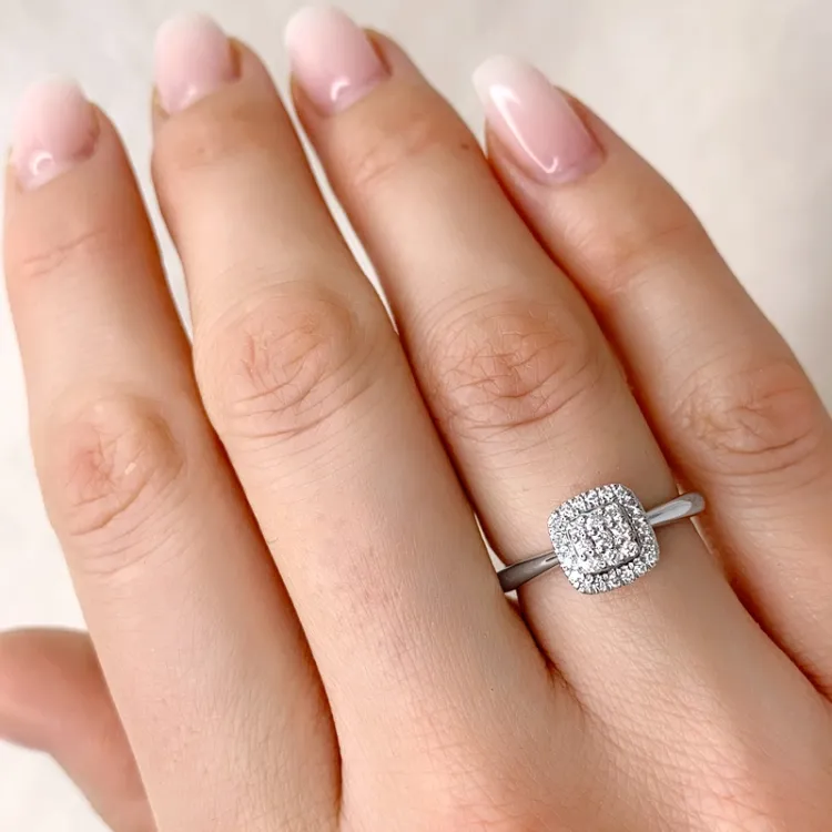 viereckigem Diamantring in 14 Karat Weißgold 0,20 ct