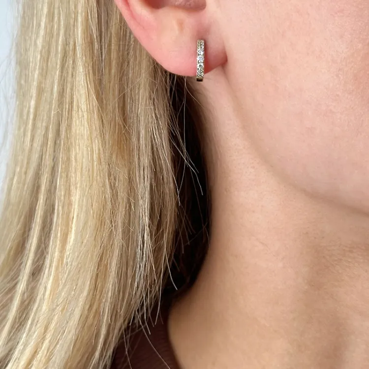 12 mm Diamant Kreole in 14 Karat Gold mit Diamant 