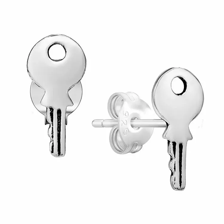 Kleinen schlüssel ohrstecker in silber