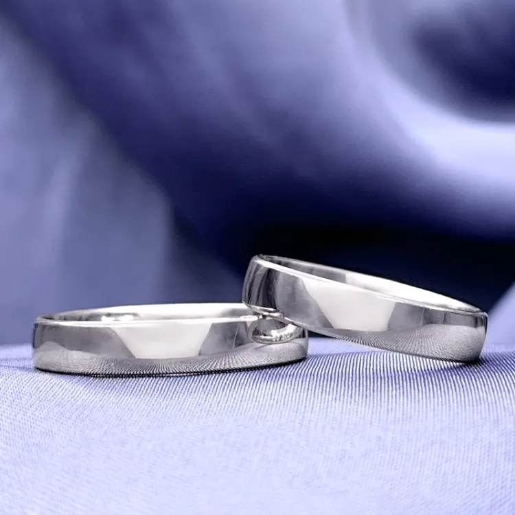 4 mm trauringe aus 9 Karat Weißgold - set