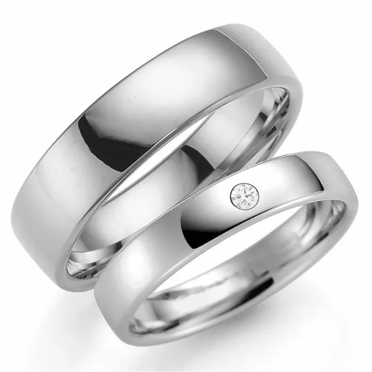 5 und 4 mm trauringe aus 14 Karat Weißgold 0,03 ct - set