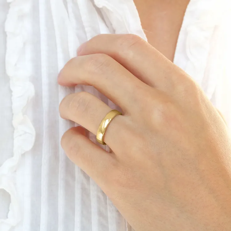 6 und 4 mm trauringe aus 14 Karat Gold - set