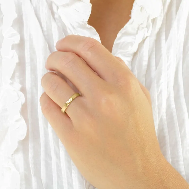 eng 3 mm Trauring aus 14 Karat Gold