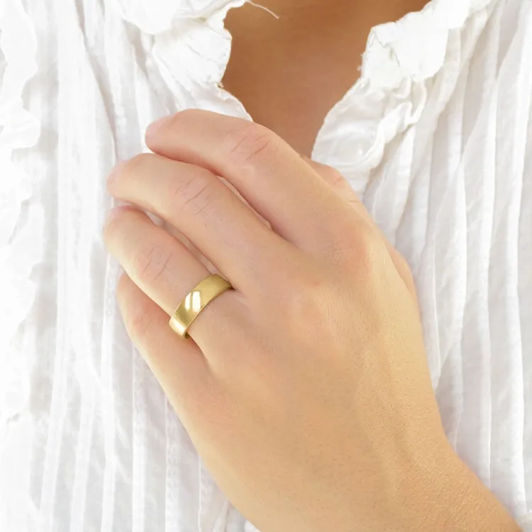 6 und 5 mm trauringe aus 9 Karat Gold - set