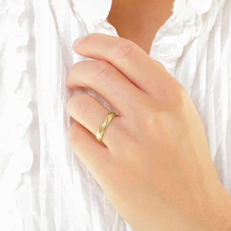 4 mm trauringe aus 9 Karat Gold 0,03  ct - set