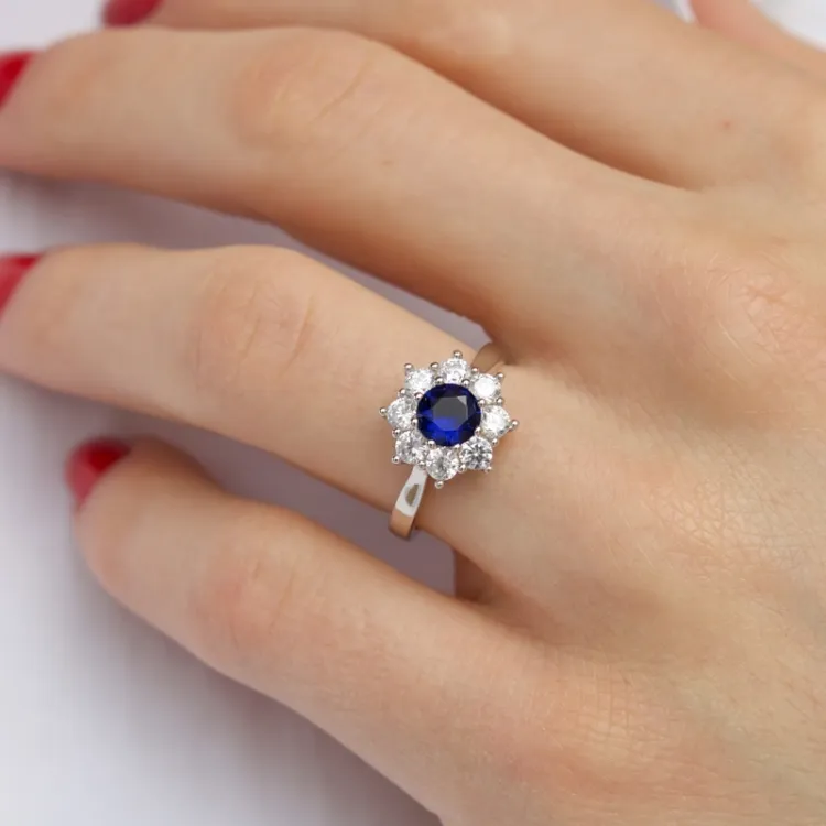 blauem synthetische Saphir Rosettenring aus Silber