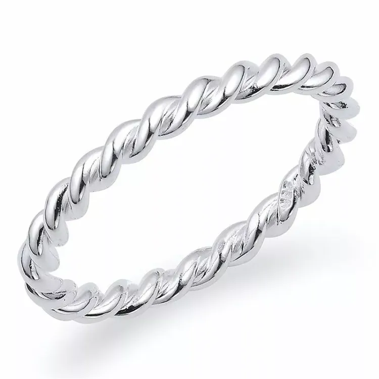 Gewunden fingerringe aus silber