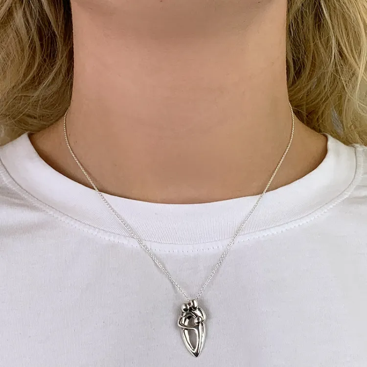 Mutter und Kind Anhänger aus Silber