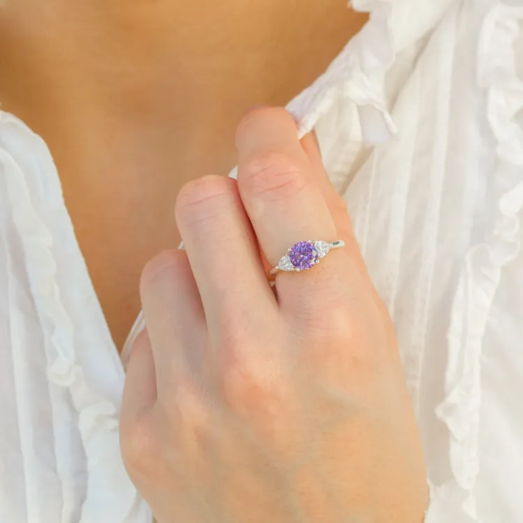 violettem Zirkon Ring aus Silber