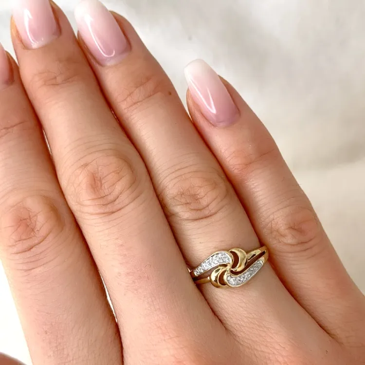 abstraktem Diamantring in 9 Karat Gold- und Weißgold 0,03 ct