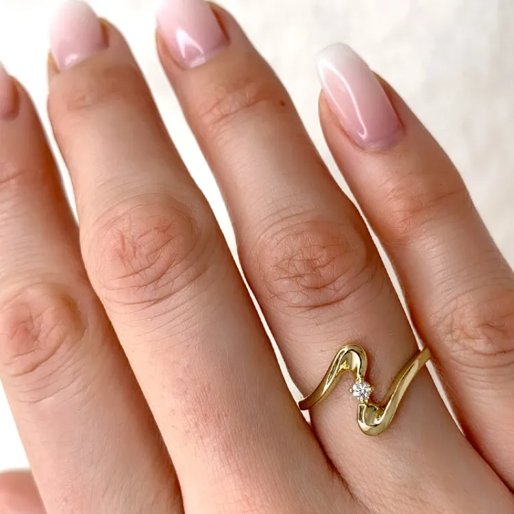 Elegant abstraktem Diamant Ring in 9 Karat Gold 0,05 ct