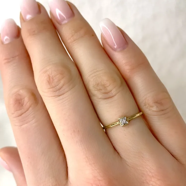 Stern diamantring in 9 karat gold- und weißgold 0,01 ct