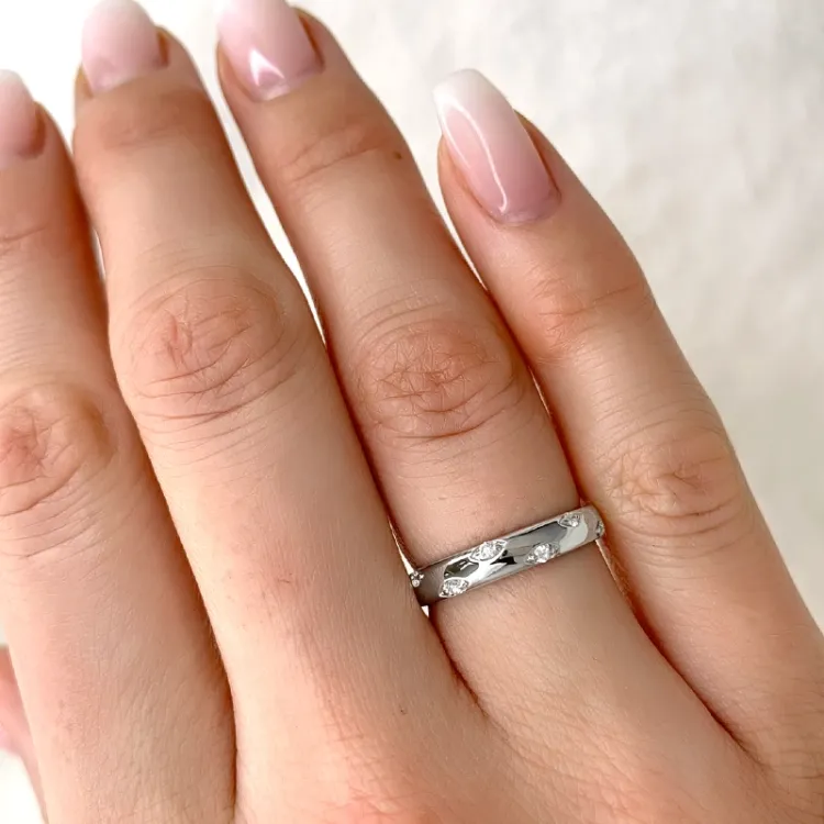 abstraktem Weißgold Diamantring in 9 Karat Weißgold 0,09 ct