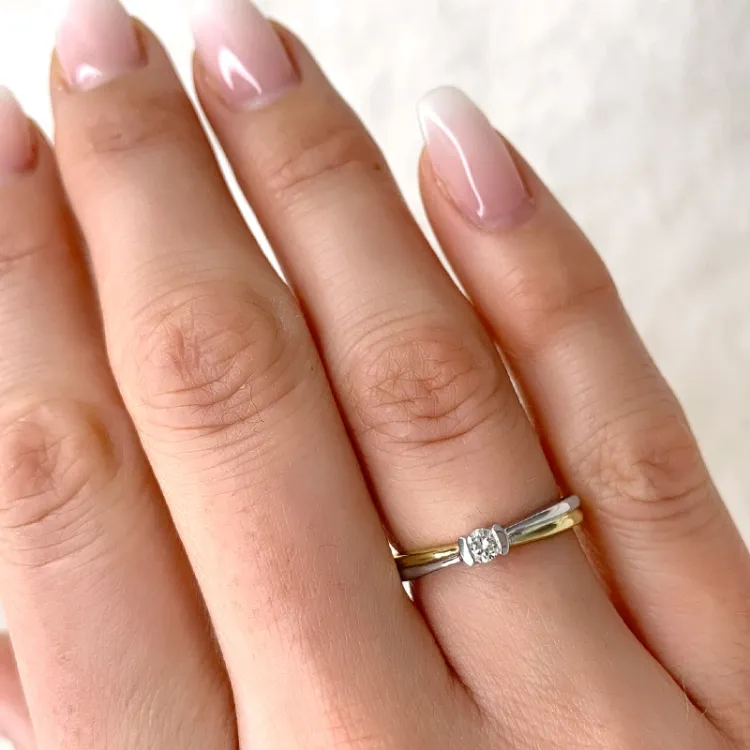 runder Diamant Ring in 9 Karat Gold- und Weißgold 0,10 ct