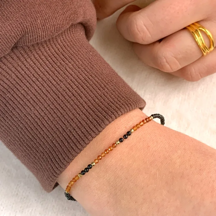 Elegant Armband mit Onyxe und Granat und hematite - Loom Stones