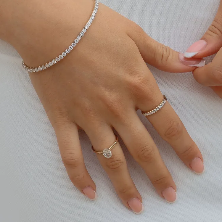 ovaler lab grown Diamant Solitärring in 14 Karat Gold 1,0 ct