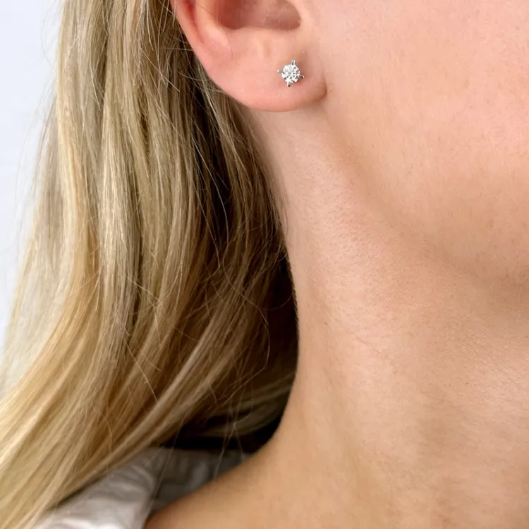 2 x 0,20 ct lab grown Diamant Solitärohrstecker in 14 Karat Weißgold mit lab grown Diamant 