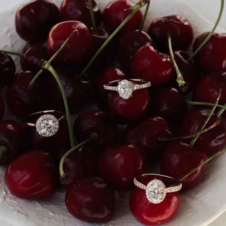 ovaler lab grown Diamant Ring in 14 Karat Gold 1,0 ct 0,33 ct