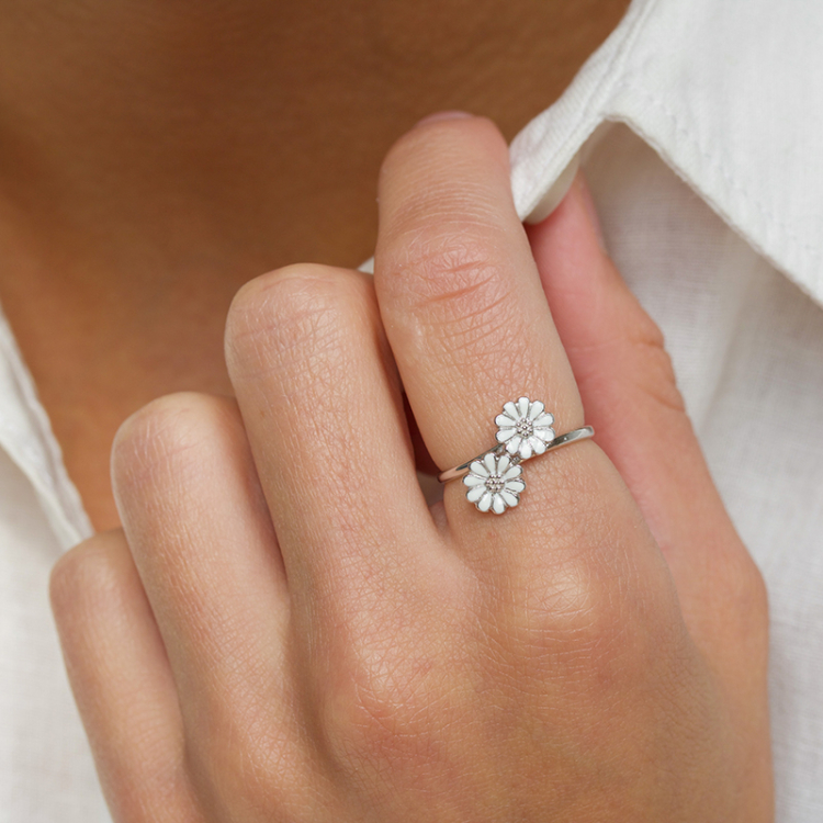 Marguerite Ring aus Silber mit Rhodinierung - Maggie