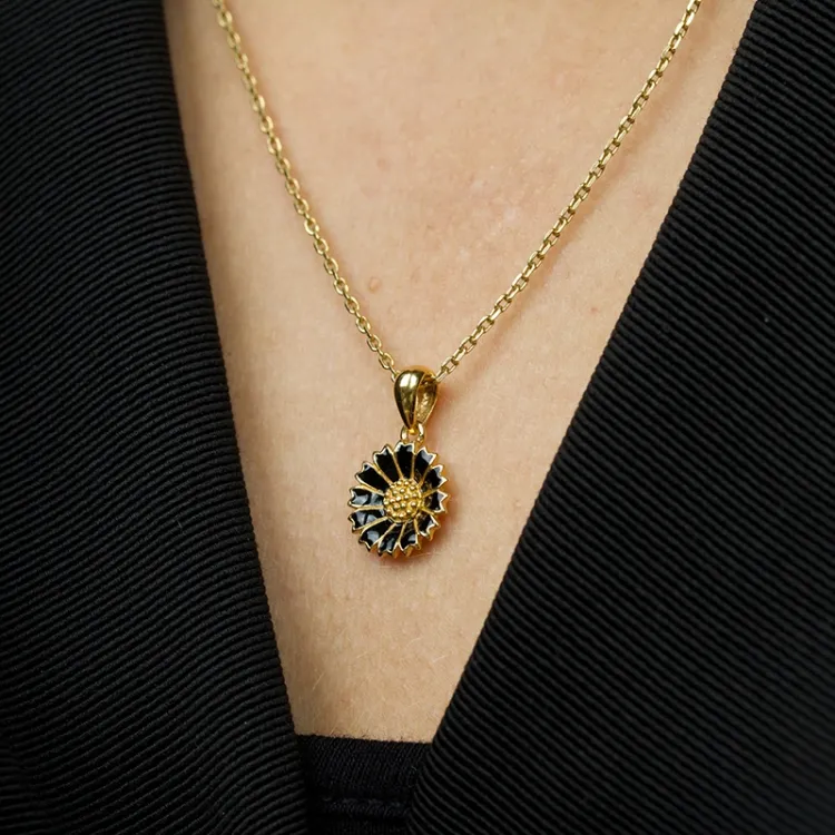 11 mm Marguerite schwarz Anhänger aus vergoldetem Sterlingsilber - Marie